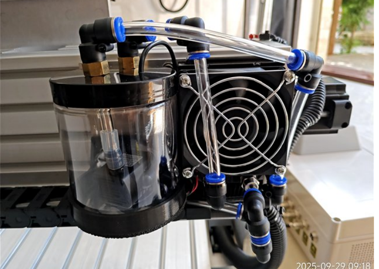 Фото Настольный фрезерный станок с ЧПУ DeskMill 4060 1500W (поворотная ось в комплекте)