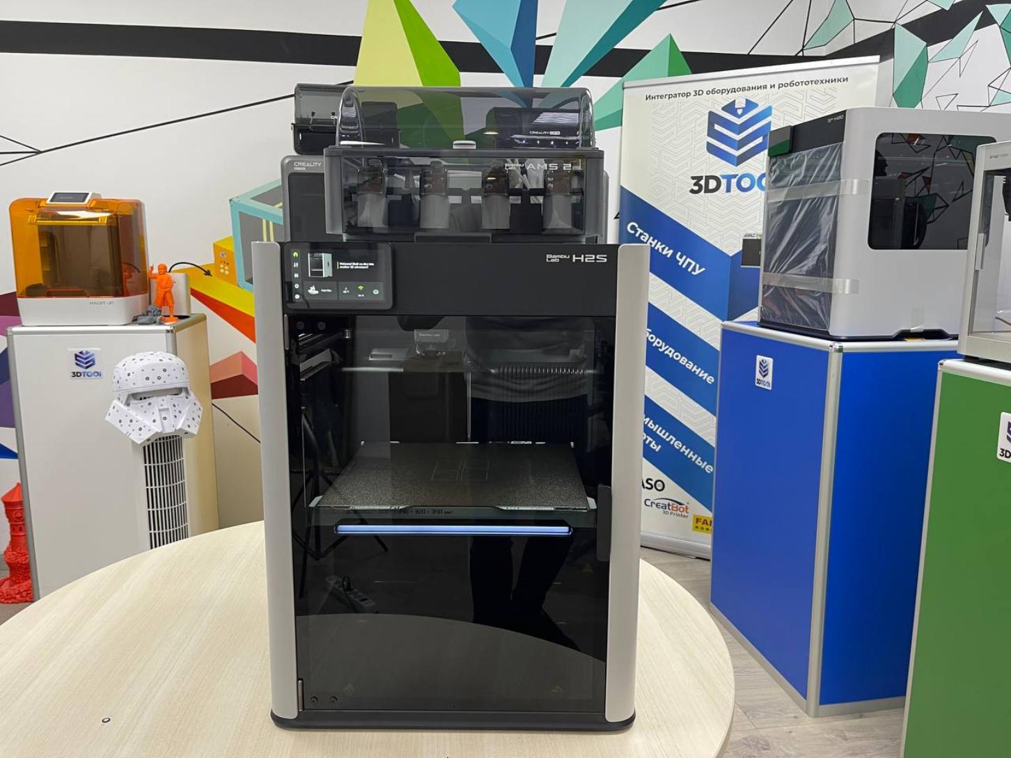 Фото 3D принтер Bambu Lab H2S Combo (EU)
